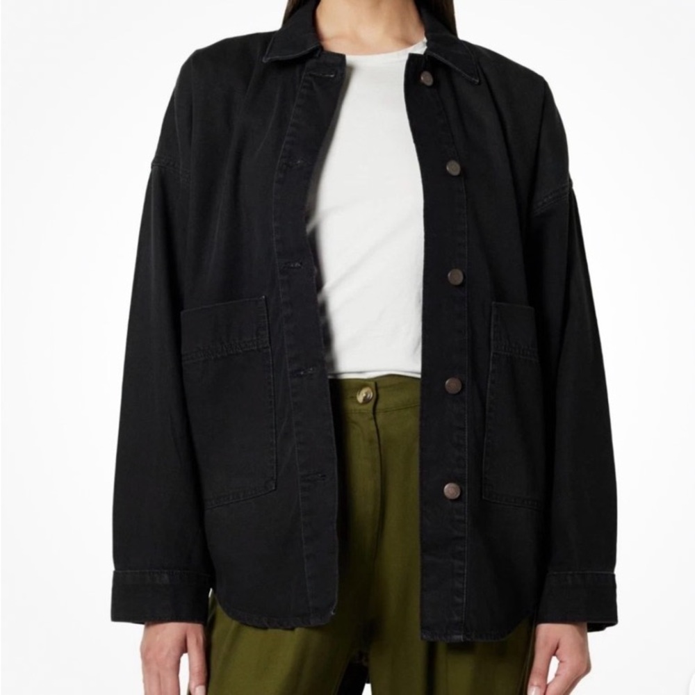 The Drop Women’s Pilar Long Sleeve Black Denim Jacket